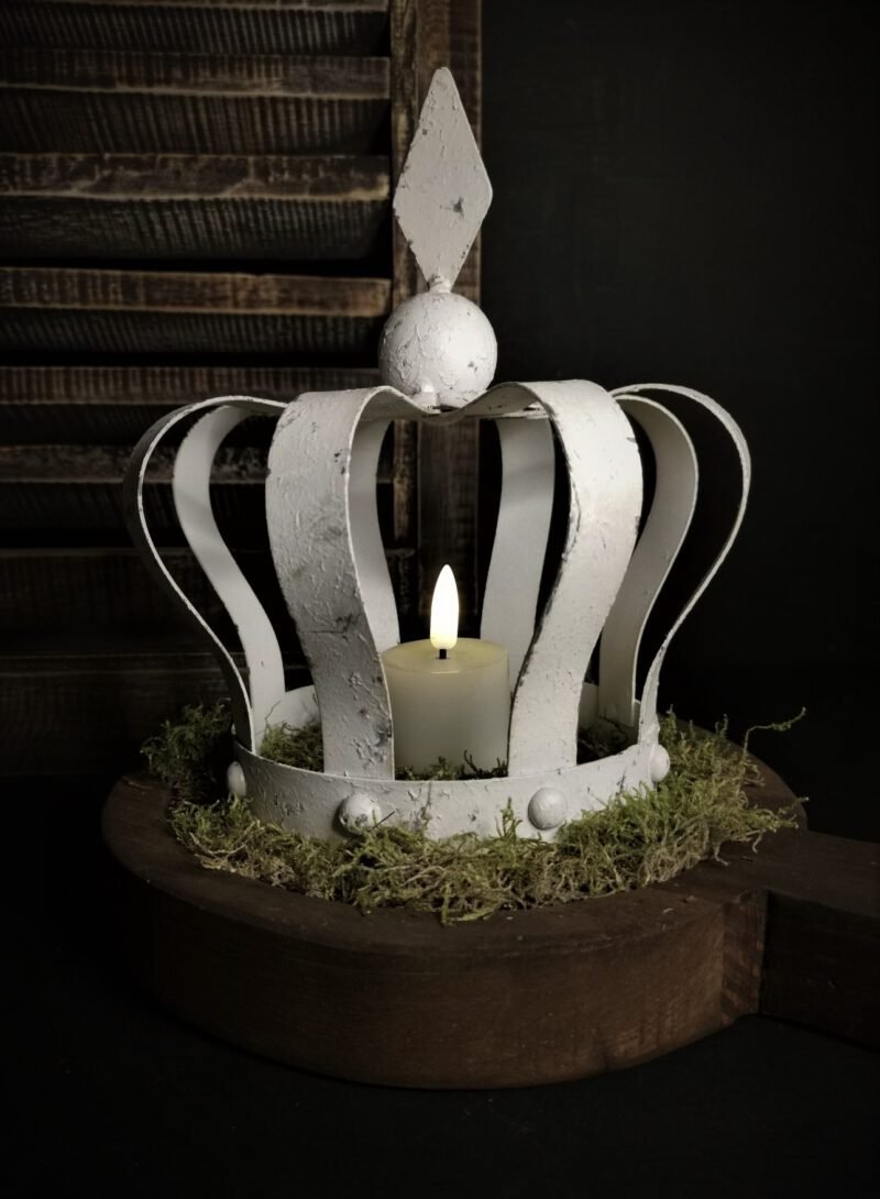 Witte metalen kroon
