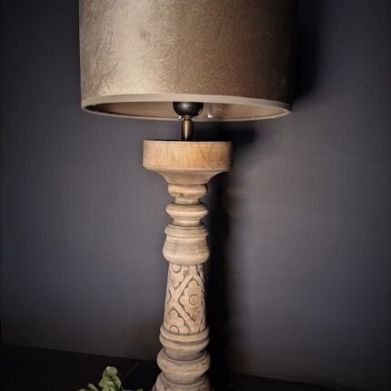 Bruine houten tafellamp met gravure 40cm