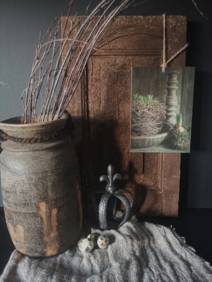 Deco bordje hyacinten met nepalese pot, kroontje en oud deurtje