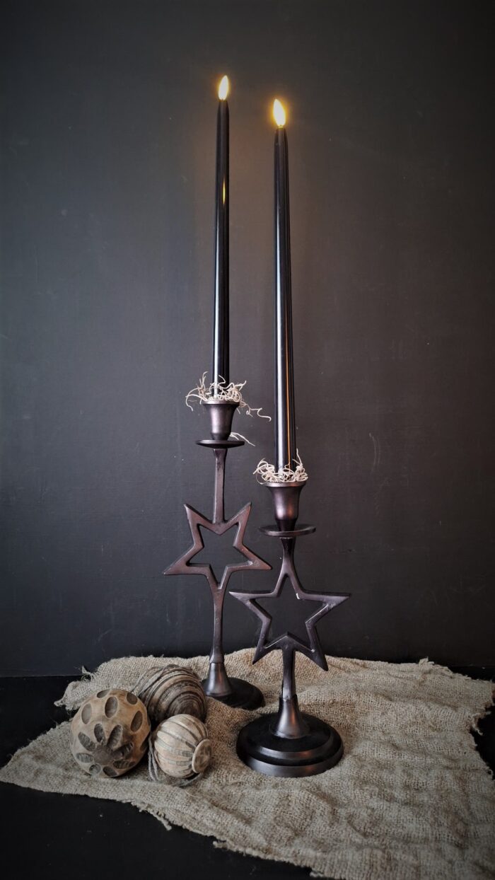 Gotische LED dinerkaarsen van 38cm op metalen kandelaar met ster