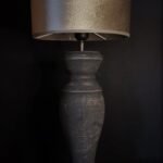 sobere tafellamp baluster vorm