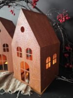 Stormlamp huis zijkant