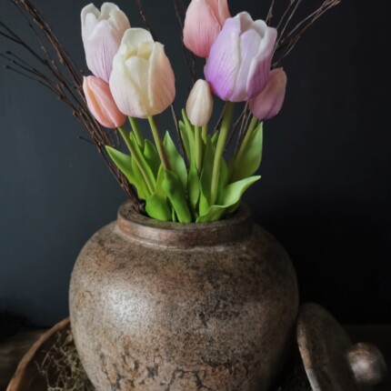 Tulpen mix purple 47cm in pot en houten schaal