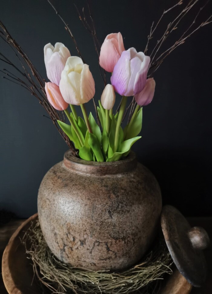 Tulpen mix purple 47cm in pot en houten schaal