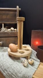 Rond houten eierrek voor 6 eieren in landelijke stijl