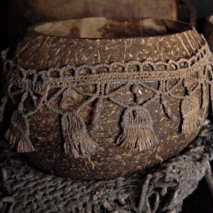 Kokosnoot kaars in houder met macrame