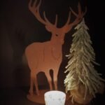 Roestig hert op voet 40cm