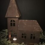 Roestige metalen kerk xl