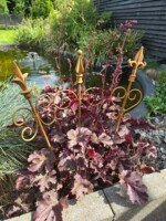 Metalen tuinsteker met ornament