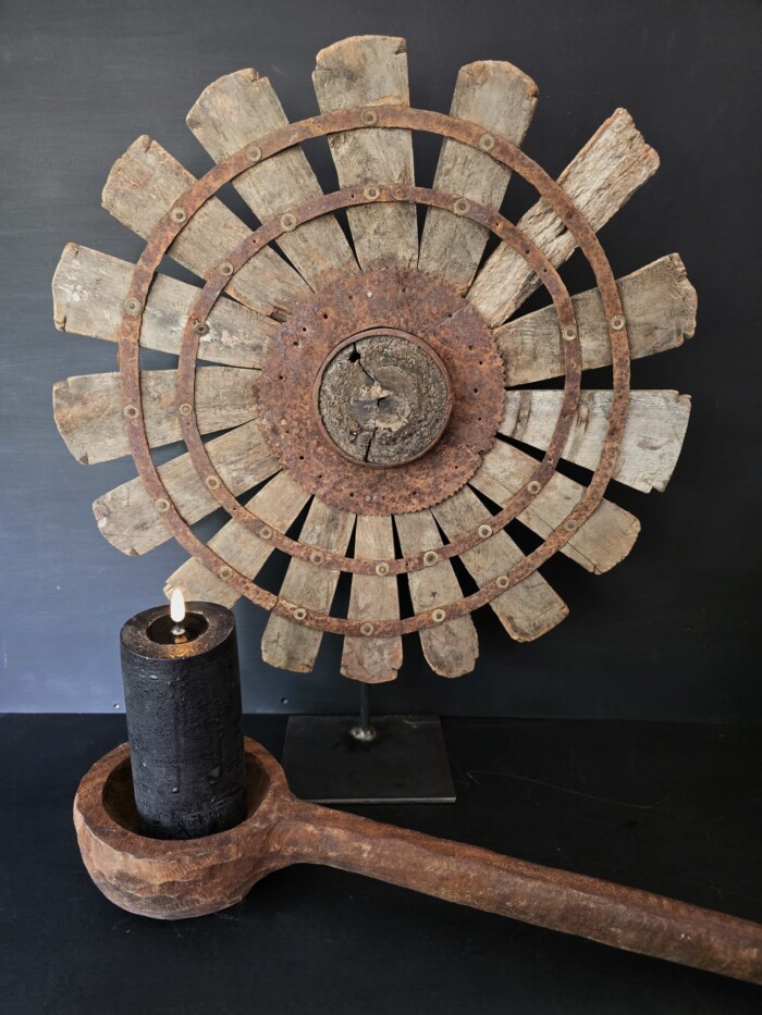 Oud houten spinnenwiel 50x58cm