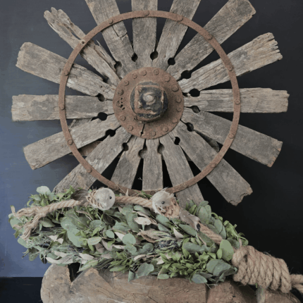 Oud houten spinnenwiel 57x68cm met toef