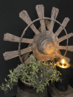 Oude houten spinnenwiel ca 55x60cm