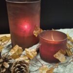 Sober gedekte guirlande herfst hedera voor decoratie op kast of rek