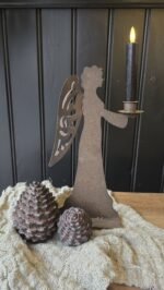Engel met kaarsenhouder