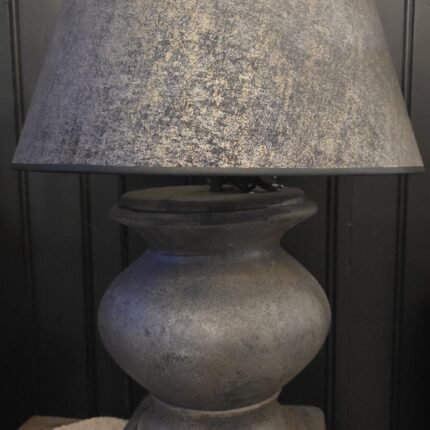 Bolle stenen baluster grijs met grote velvet lampenkap