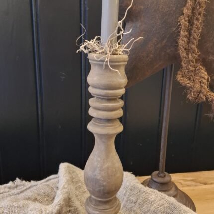 Houten kandelaar 30cm met roestige ster op standaard