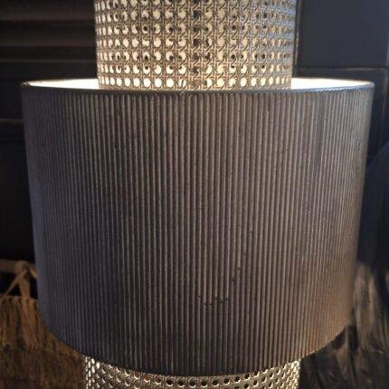 Grijs metalen hanglamp – Landelijke Sfeerverlichting