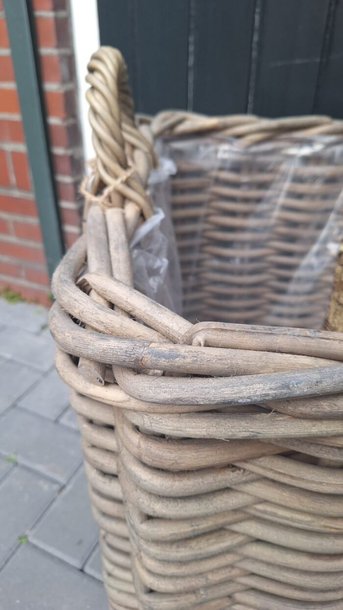 Rieten mand L-formaat met handvatten voor woondecoratie