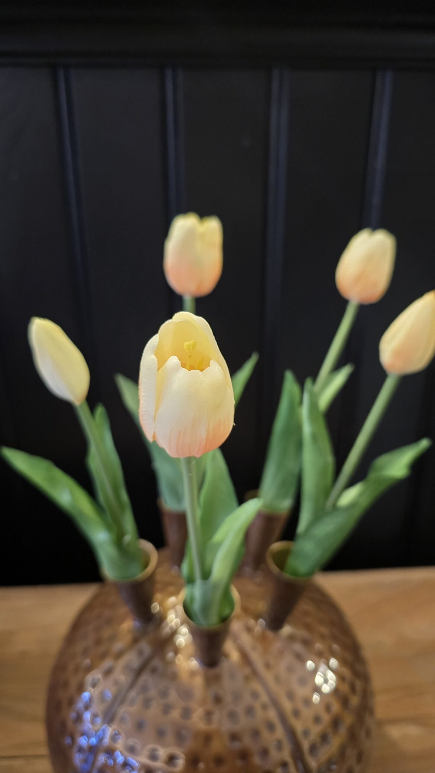 kunst-tulpen-zalm-ivoor-30-cm-real-touch-tulpen-5-stuks-landelijk 1 Kunst tulpen zalm ivoor 30 cm – real touch tulpen 5 stuks landelijk - Afbeelding 1