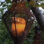 Roestige hanger met hout