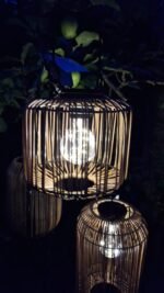Solar tuinverlichting landelijke stijl met rotan hanglamp nacht
