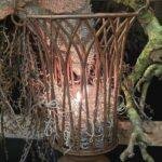 Roestige theelicht hanger