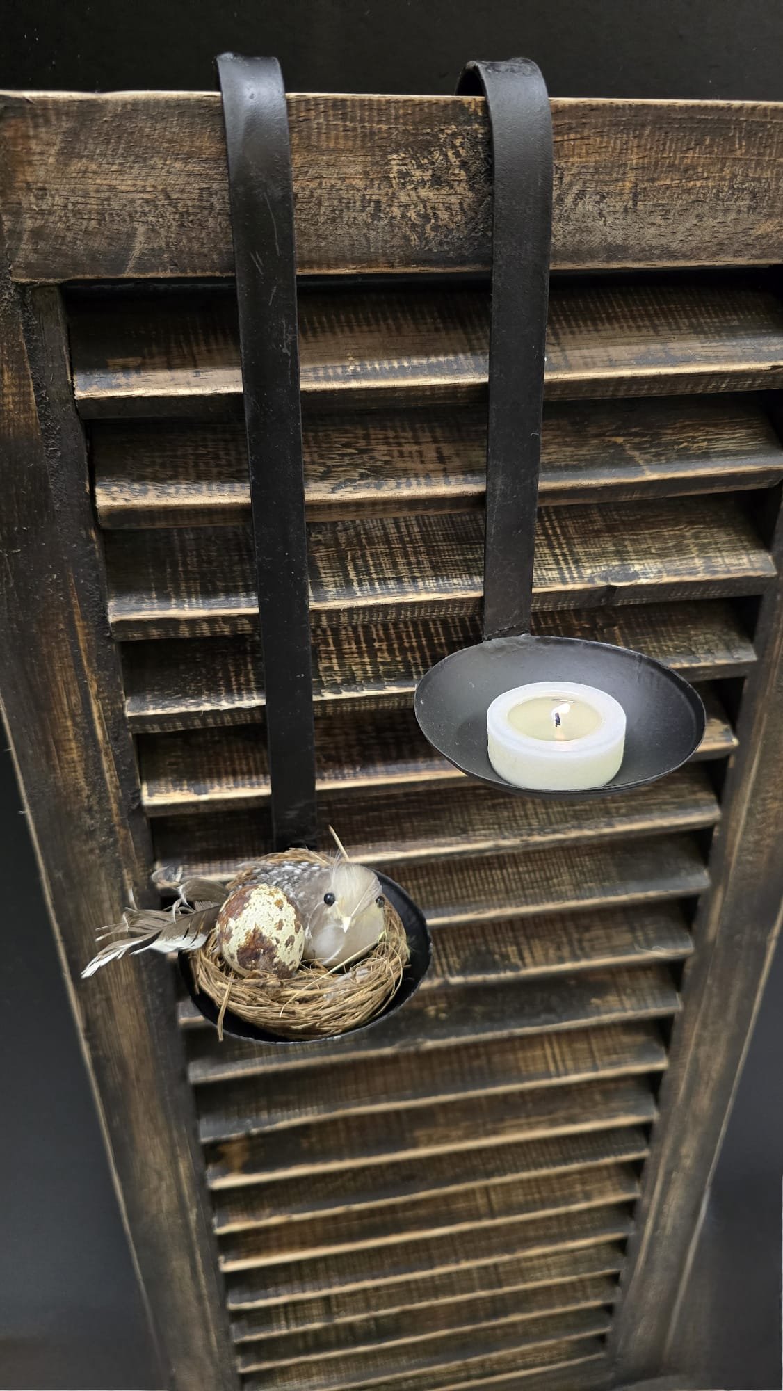 hanglepel-metaal-15-cm-zwart-landelijke-lepel-decoratie-hangend 1 Zwart metalen hanglepel L met theelicht en nestje