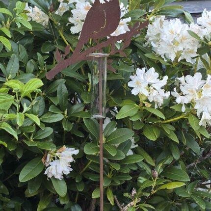 Tuinsteker met regenmeter vogel roest