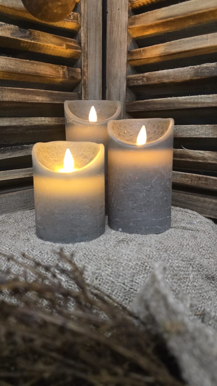 Old Grey LED Kaars met Vlameffect
