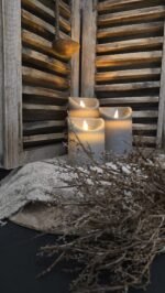 Old Grey LED Kaars met Vlameffect