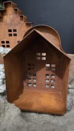 Roestig gevelhuis M