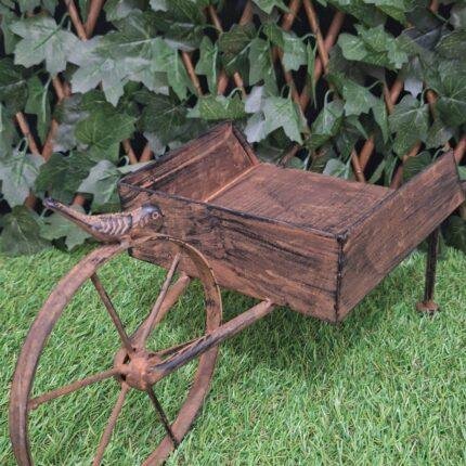 Metalen kruiwagen
