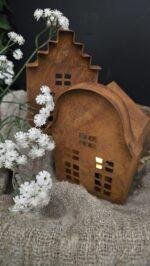 Roestig gevelhuis M