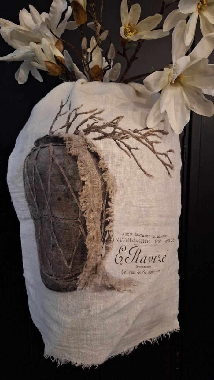 Shabby lap white met vaas magnolia - Afbeelding 1