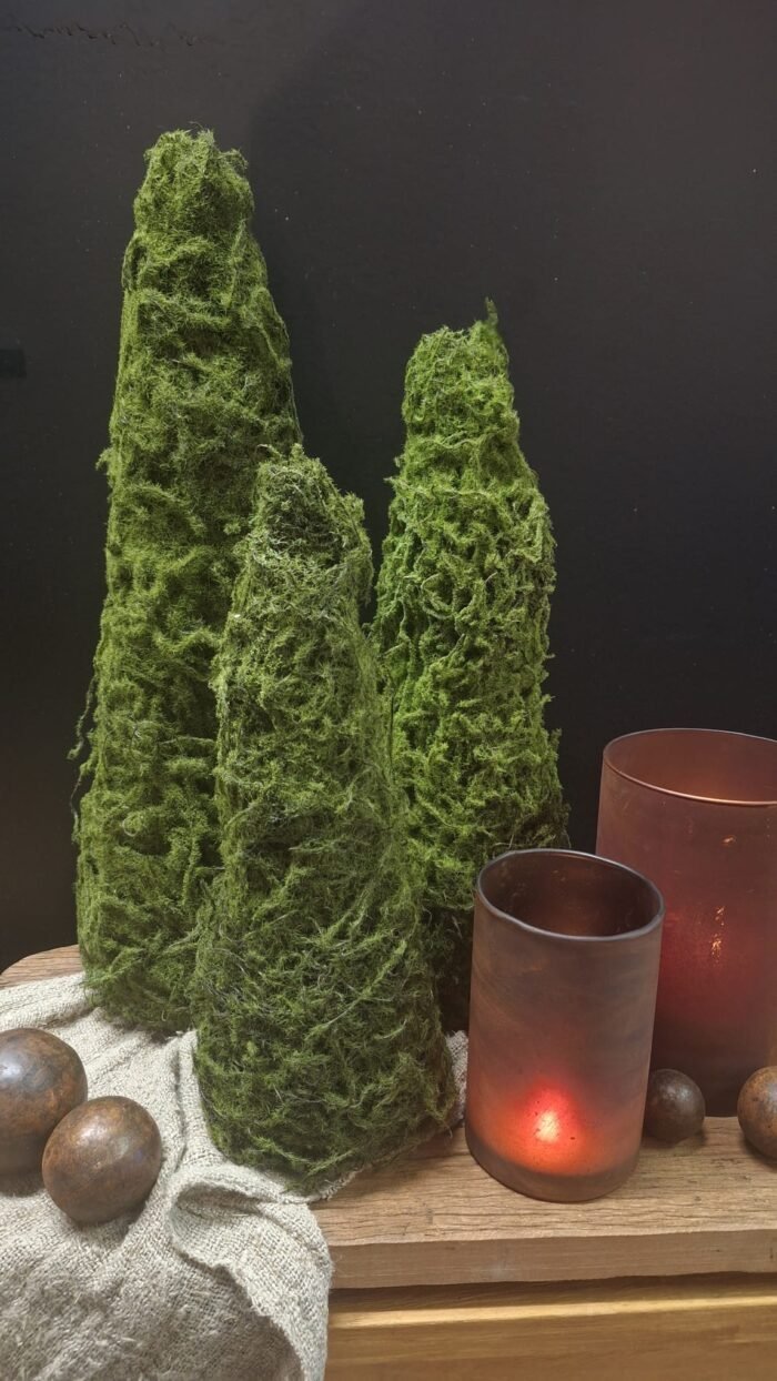 sobere kerstdecoratie mosboompje sfeer