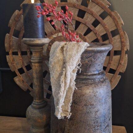 Stoere Nepalese stenen pot als landelijke woondecoratie