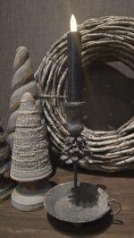 Blaker kandelaar met dennenappel