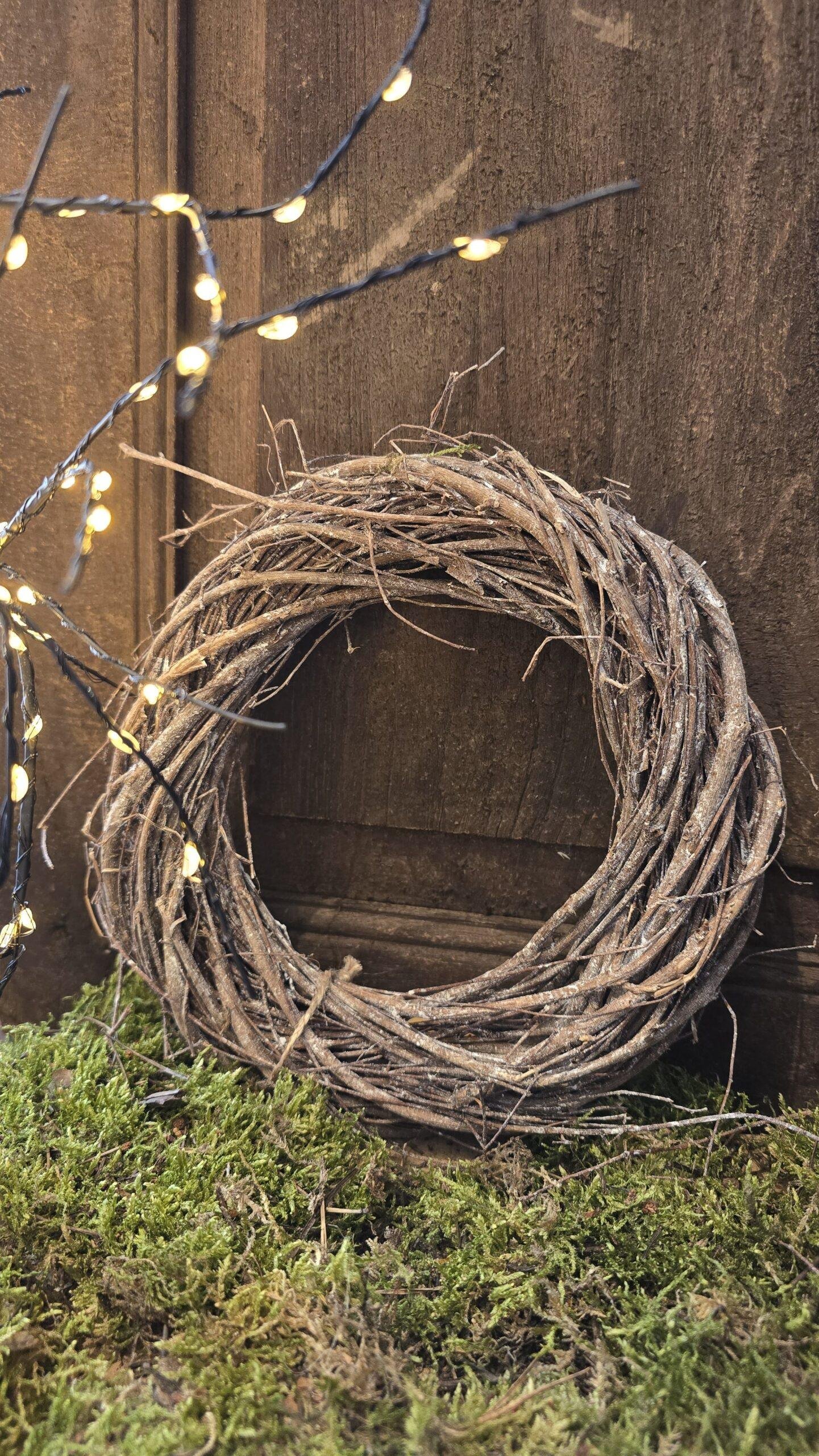 2025/09/JPEG_20251001_155711_9047974586284766066-scaled.jpg Natuurlijke krans 20cm - Afbeelding 1