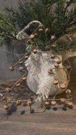 Roestige hangende bellenboom