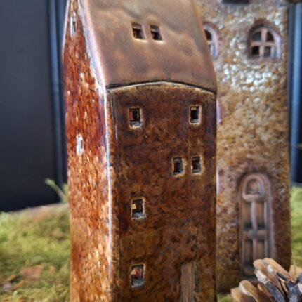 Landelijke stenen huis decoratie met kaarslicht