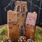 Stenen huis theelichthouder met landelijke uitstraling