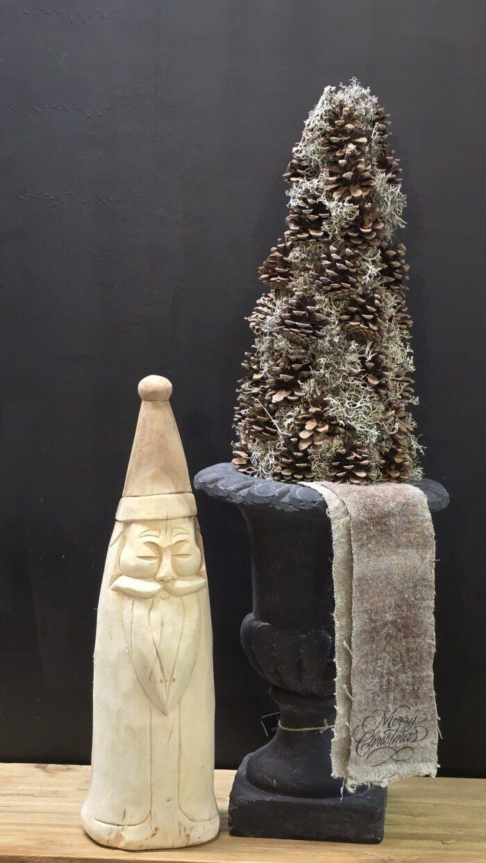 Houten kerstman - handgekapt - Afbeelding 1