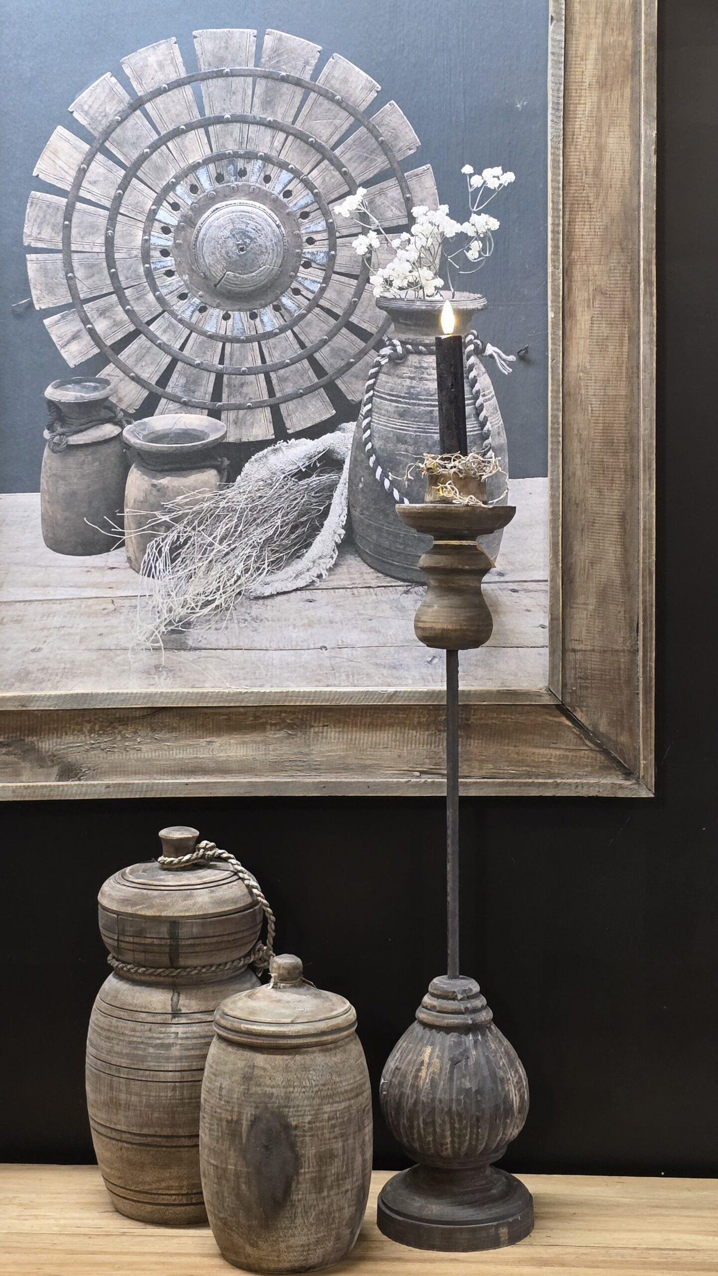 houten-kandelaar-met-geribbelde-voet 1 Houten kandelaar met geribbelde voet - Afbeelding 1