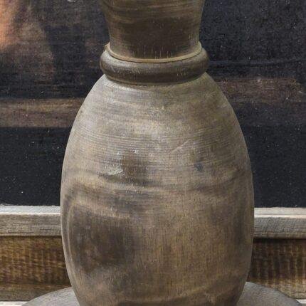 Houten kandelaar met schotel