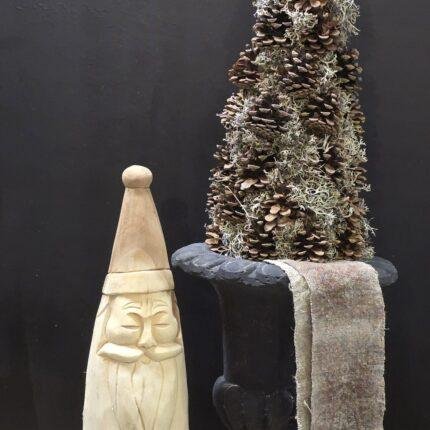 Houten kerstman – handgekapt