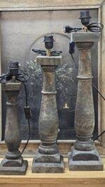 Houten lamp rond met 4kante voet
