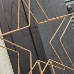 Roest ster op beton voet
