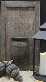 stoer houten wandpaneel met vaste pot