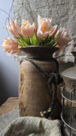 Countryfield kunstboeket Tulip Greigii 30 cm in landelijke kruik