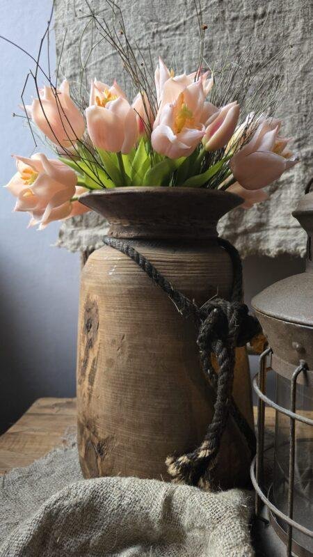 Countryfield kunstboeket Tulip Greigii 30 cm in landelijke kruik